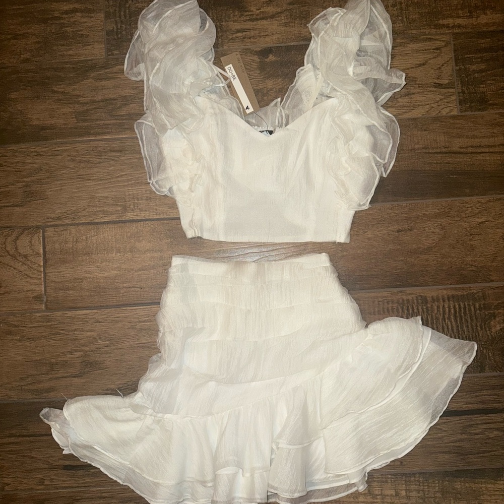DO+BE White Two-Piece Set